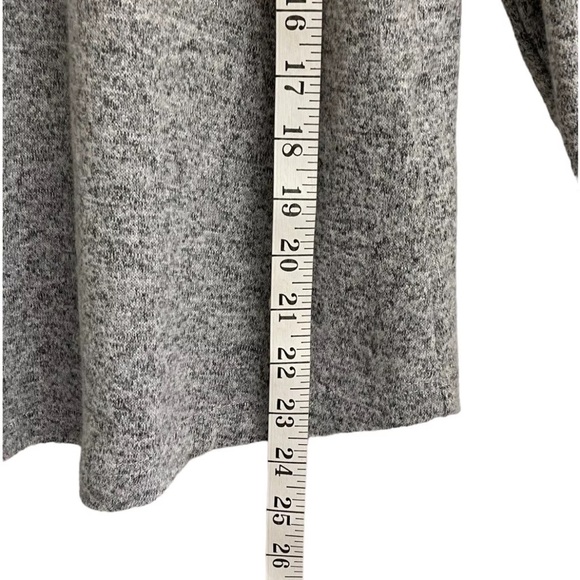 Adrienne Vittadini Sweater Top Shirt Womens Medium Grey Crystal Button Accents - Picture 10 of 10